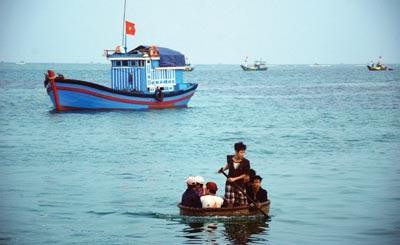 Quảng Điền (Thừa Thiên - Huế): Ngư dân được tiếp cận luật bảo vệ môi trường