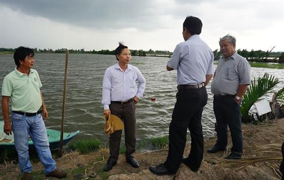 Người dân trúng đậm nhờ nuôi tôm càng xanh với lúa