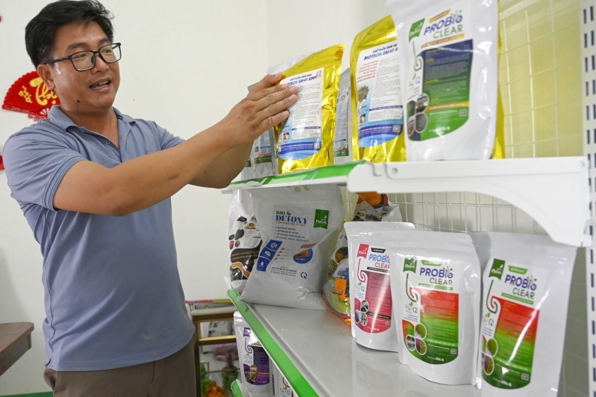Chàng kỹ sư biến phế phẩm nông nghiệp thành men vi sinh cho tôm